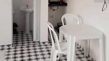 Habitación triple tradicional | Wifi gratis y ropa de cama
