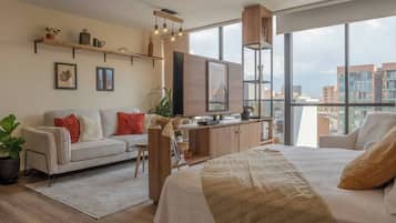 1 habitación, tabla de planchar con plancha, wifi gratis y ropa de cama