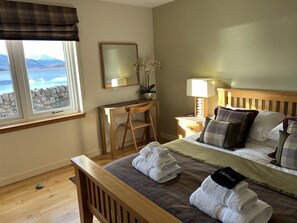 2 bedrooms, desk, iron/ironing board, travel cot