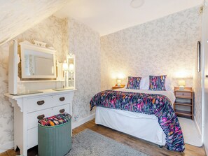 3 bedrooms, free WiFi, bed sheets - 3 bedroom accommodation in Upper Colbost, near Glendale (Upper Colbost, near Glendale)