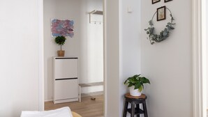 Comfort Studio | Desk, laptop workspace, iron/ironing board, cots/infant beds - 2ndhomes Bright & Spacious City Studio (Helsinki)