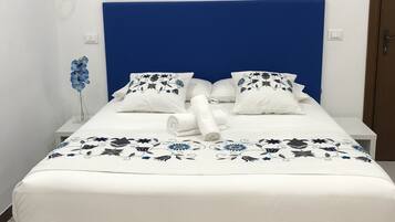 Standard Double or Twin Room | Minibar, in-room safe, desk, iron/ironing board