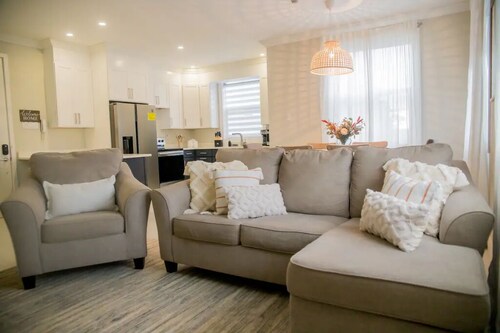 Modern Apartment with Pool, Close to beach and airport