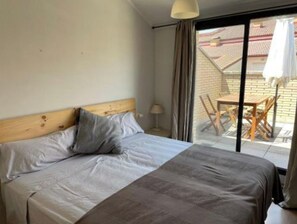 3 bedrooms, desk, iron/ironing board