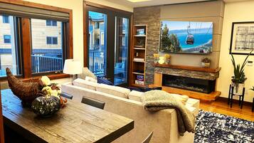 Smart TV, fireplace, streaming services, stereo