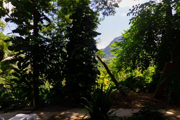 Quarto casal básico | Área de estar