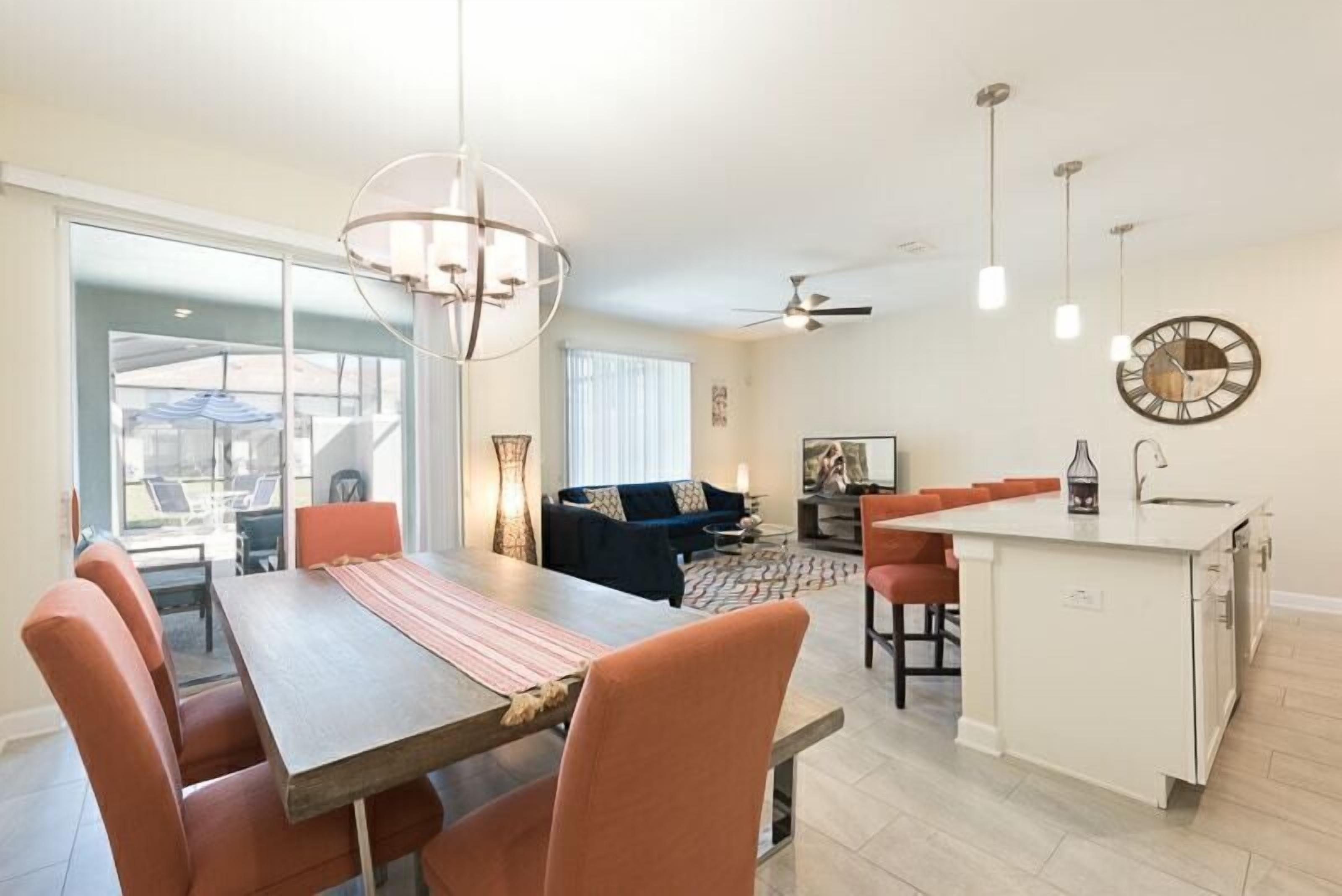 LoCaTiOn! LoCaTiOn! -  NEW 4/3 w/Private Pool!