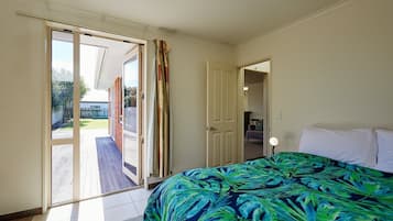 2 bedrooms, WiFi, bed sheets