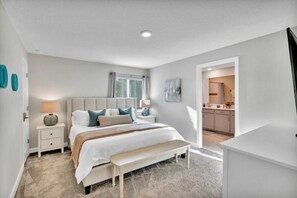 5 bedrooms, iron/ironing board, WiFi, bed sheets