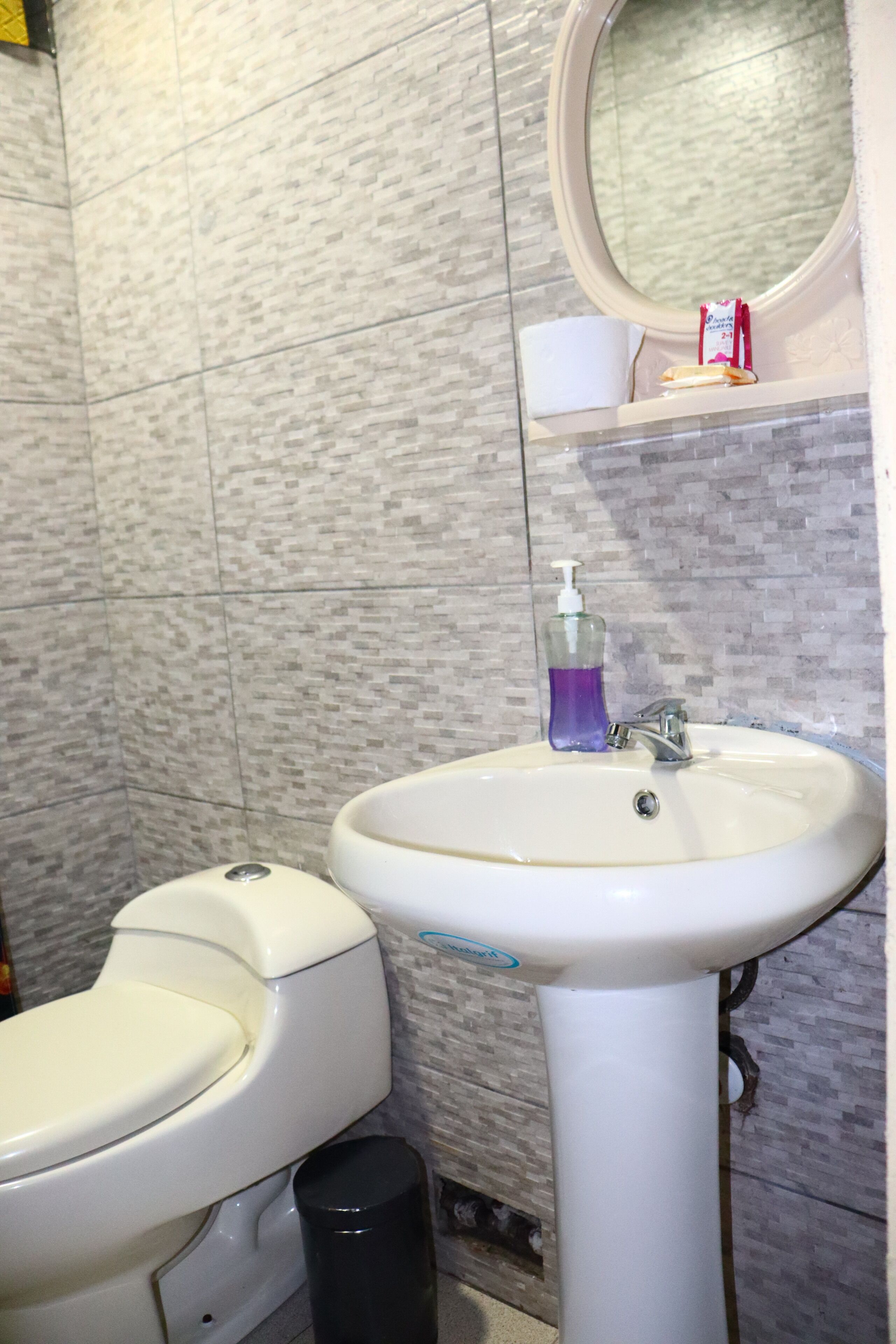 Phòng Deluxe | Phòng tắm | Máy sấy tóc, khăn tắm 