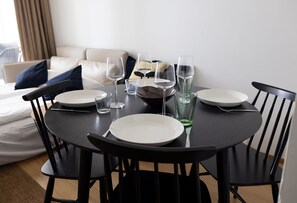 Business Apartment | In-room dining - 2ndhomes Central 1BR Apartment w Balcony (Helsinki)