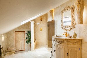 Regadera, secadora de cabello, bidet 