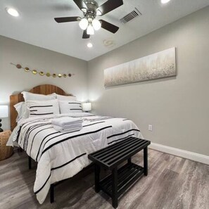 2 bedrooms, desk, iron/ironing board, free WiFi