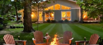 Luxury Remodeled 4BR | Downtown Sister Bay