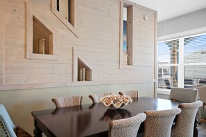 House | In-room dining