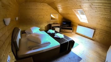 Suite familiar, 2 habitaciones | Escritorio, cortinas blackout, insonorización y wifi gratis