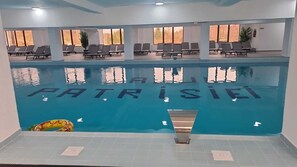 Indoor pool, open 10:00 AM to 9:00 PM, sun loungers - Hanul Patrisiei (Cartisoara)