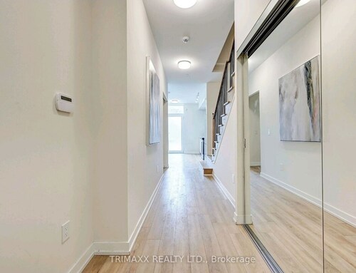 Luxurious large and stylish townhome with EV parking