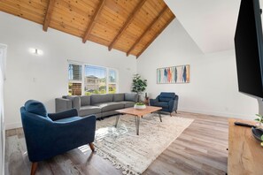 Smart TV, Netflix, streaming services, offices