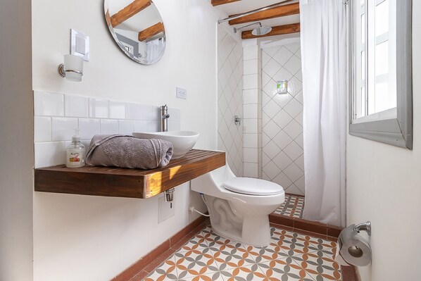 Handtücher, Seife, Toilettenpapier