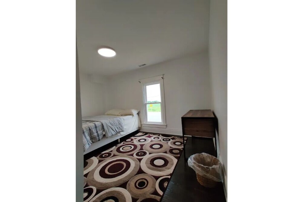 Cheerful 4bedroom cottage with free parking Fort Erie Vrbo