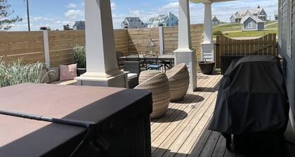 Luxury Water View Home Overlooking Stanhope National Park Beaches