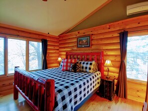 4 bedrooms, desk, iron/ironing board, free WiFi