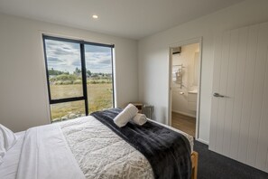 4 bedrooms, free WiFi, bed sheets