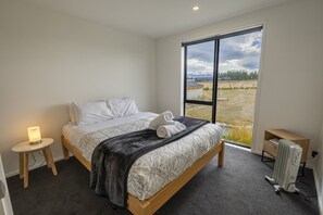4 bedrooms, free WiFi, bed sheets