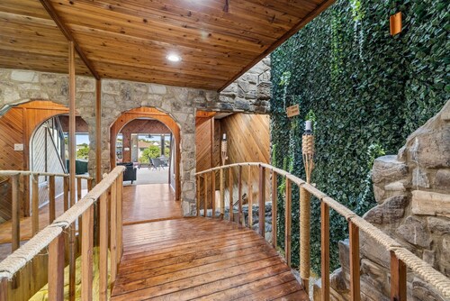 Lake Travis Gem, Golf, boat, Tennis, Pool