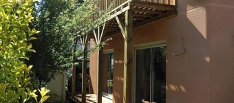 Quiet house near the lake