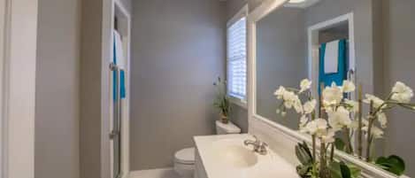 Combined shower/tub