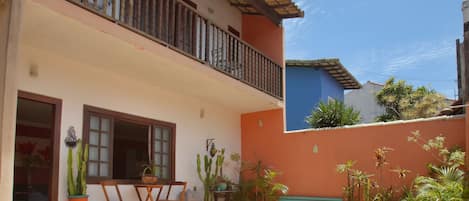 32-inch LED TV with satellite channels, TV