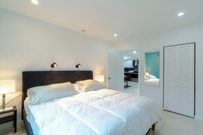 2 chambres, bureau, fer et planche à repasser, accès au Wi-Fi (inclus)