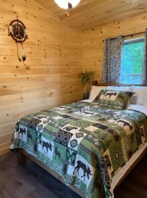1 bedroom, WiFi, bed sheets - Lincoln Log Cabins - Baby Bear (Lincoln)