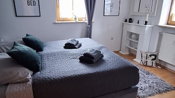 1 多间卧室、旅行婴儿床、免费 WiFi、床单