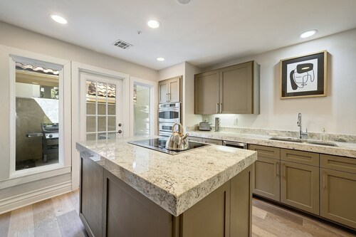 Luxury Living on Lake Austin- Monthly Furnished Rental