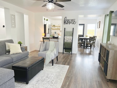 Relaxing 3BR w/ Waffle Bar•Lackland BMT•Seaworld