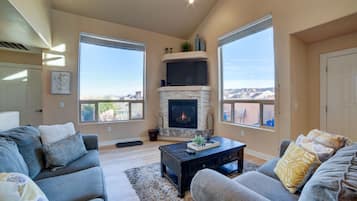 Smart TV y chimenea