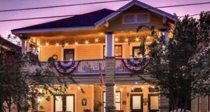 Springfield luxurious Duplex! 5 Min from TIAA!
