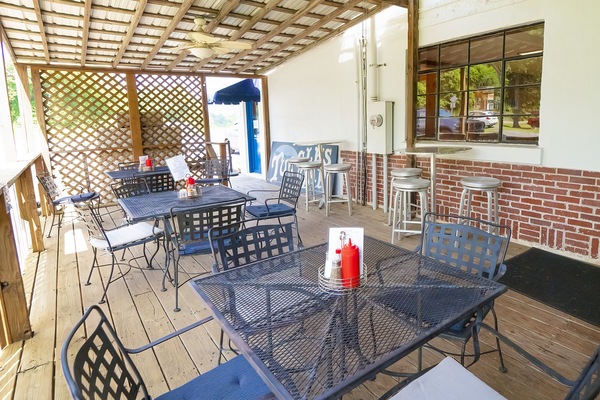 Frokost, lunsj og middag serveres, amerikanske retter