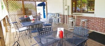 Tuggle's Gap Roadside Inn - Blue Ridge Parkway