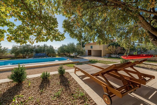 Pool - Holiday Home Apios - Three Bedroom Holiday Home with Swimming Pool (Benkovac)