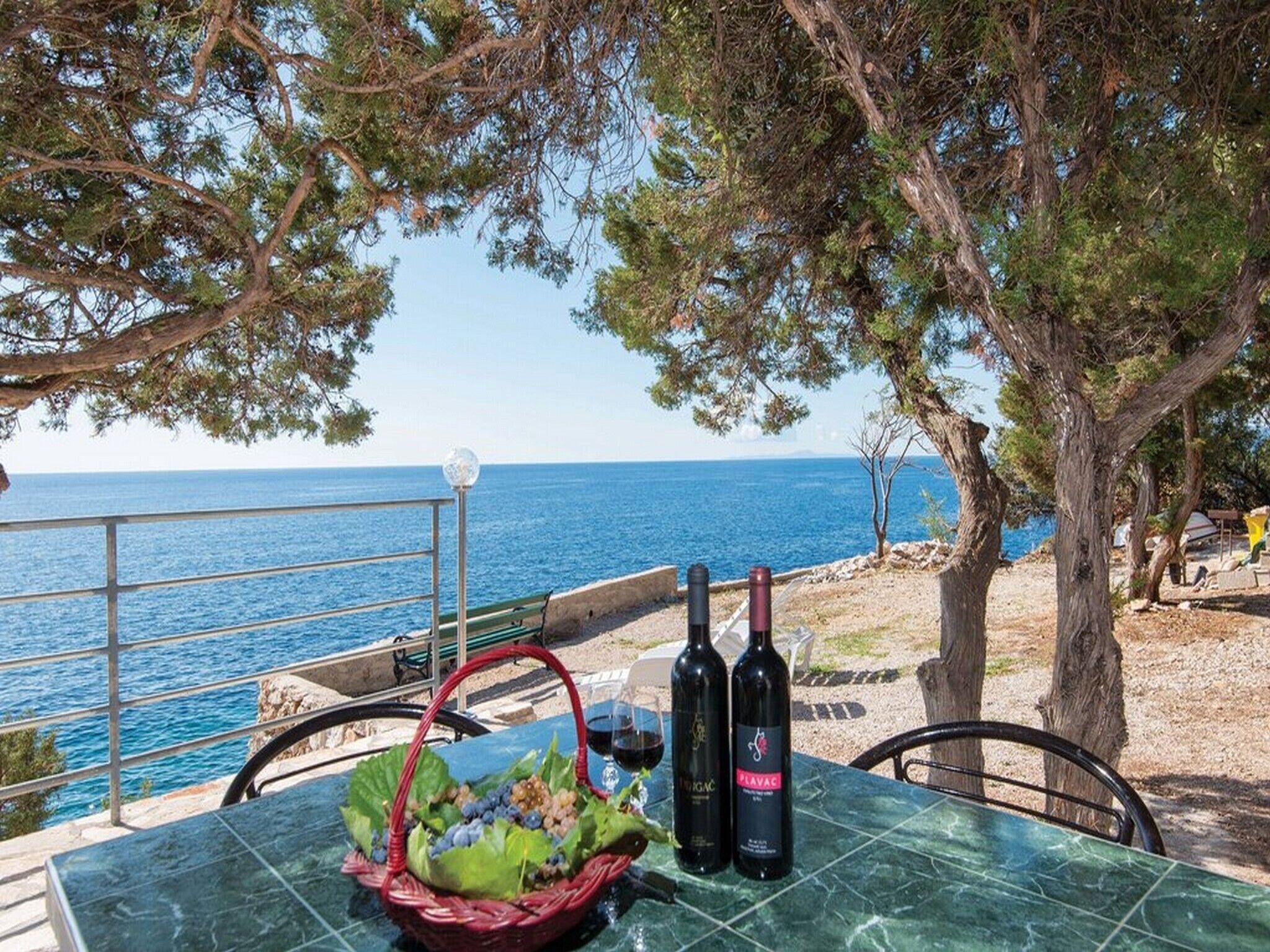 屋外ダイニングエリア