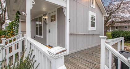 Cozy Private Studio - Close To It All!