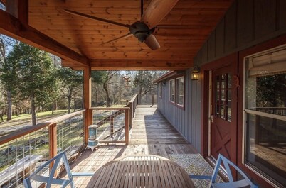 22 Miles to Yosemite - Hot Tub, Hammocks, Fire Pit, Six Private Acres 