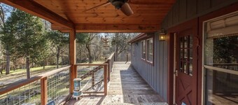 22 Miles to Yosemite - Hot Tub, Hammocks, Fire Pit, Six Private Acres