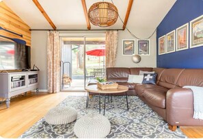 Smart-TV, Kamin, Videospiele, DVD-Player