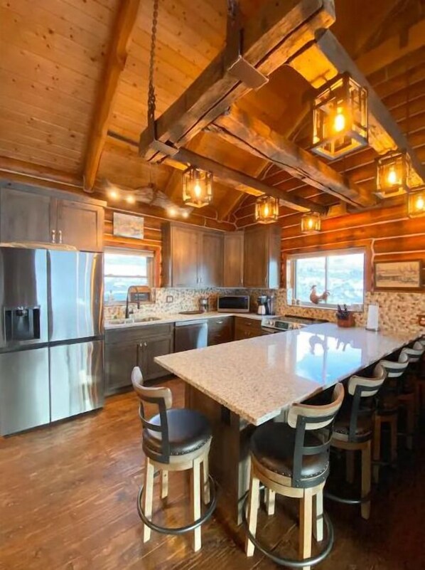 Private kitchen - Beautiful Private Luxury Cabin with Hot Tub  (Wallsburg)