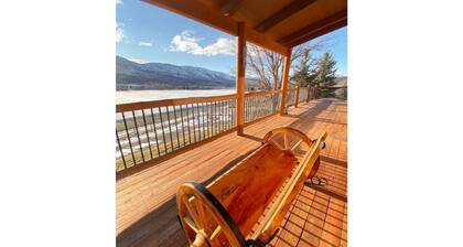 Beautiful Private Luxury Cabin with Hot Tub
